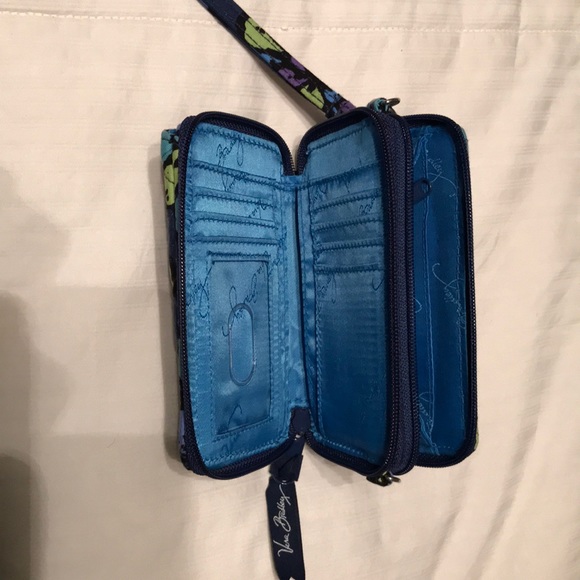 Vera Bradley wristlet - Picture 2 of 2